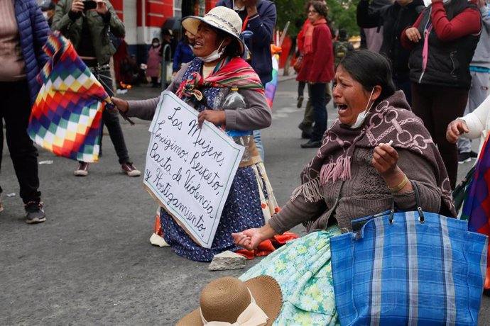 Mujeres indígenas se manifiestan en La Paz en apoyo a Evo Morales