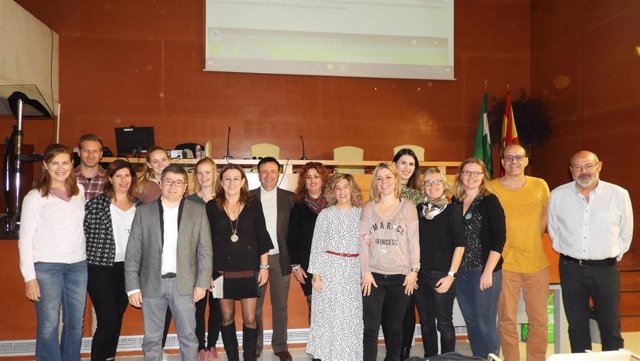 Castillo con los representantes del programa 'Erasmus+'