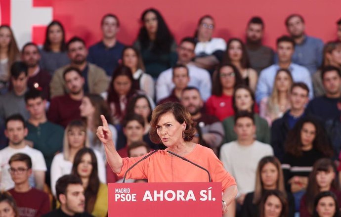 La vicepresidenta del gobierno en funciones, Carmen Calvo interviene en un mitin del partido socialista en Alcalá de Henares (Madrid) a 8 de noviembre de 2019.