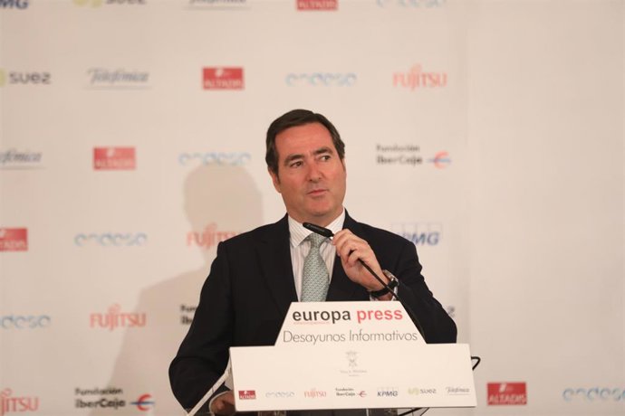 El presidente de la CEOE, Antonio Garamendi, durante su intervención en los Desayunos Informativos de Europa Press en Madrid el 9 de octubre de 2019