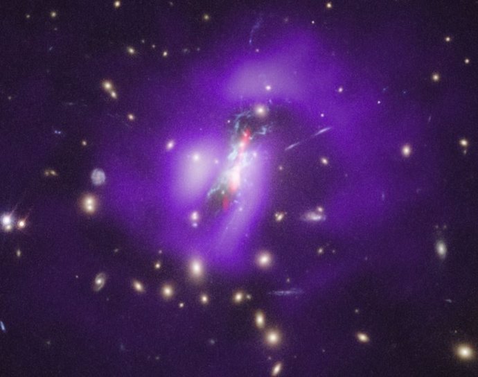 Un agujero negro debilitado permite que su galaxia se despierte