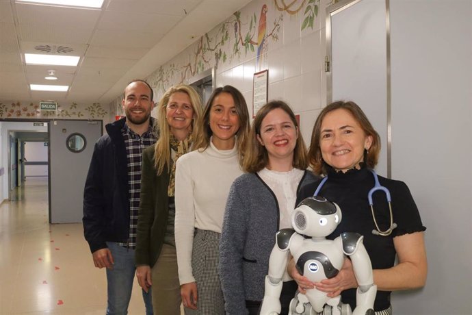El robot Hero para la rehabilitación de niños con cáncer, premio de la Sociedad Andaluza de Calidad Sanitaria