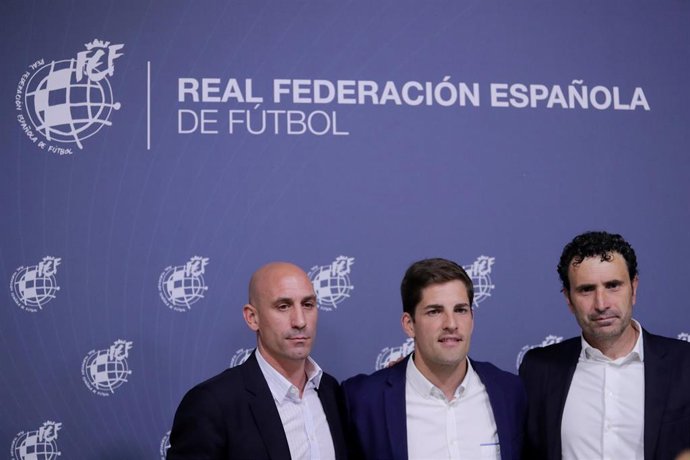 José Francisco Molina junto a Luis Rubiales el día de la presentación de Robert Moreno como seleccionador
