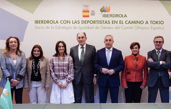 Ignacio Galán y Alejandro Blanco firman el acuerdo entre Iberdrola y el COE para impulsar el deporte femenino