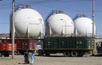 Un convoy rompe el bloqueo a la planta de hidrocarburos de Senkata para abastecer a La Paz