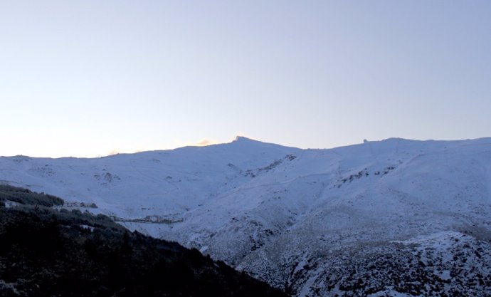 Imagen de la nevada caída durante la pasada madrugada en Sierra Nevada