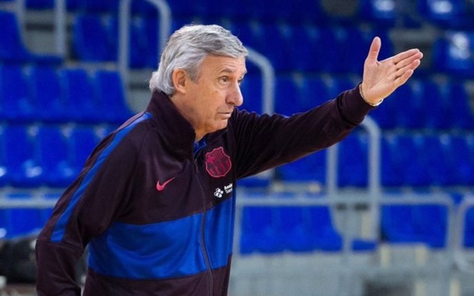 El entrenador del Bara, Svetislav Pesic, en un entrenamiento