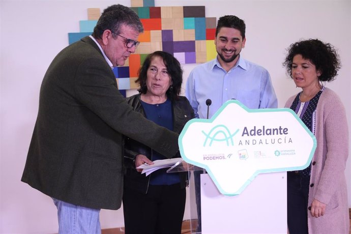 Los parlamentarios de Adelante Andalucía por Sevilla presentan las enmiendas al presupuesto de la Junta para la provincia