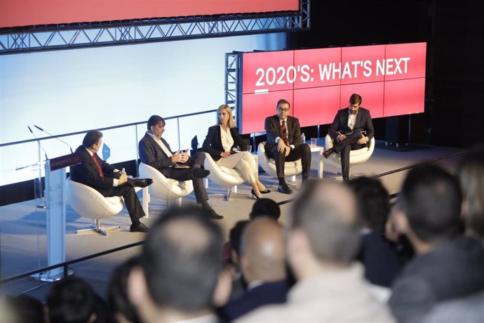 Más de 300 directivos debaten sobre industria 4.0 en Santiago