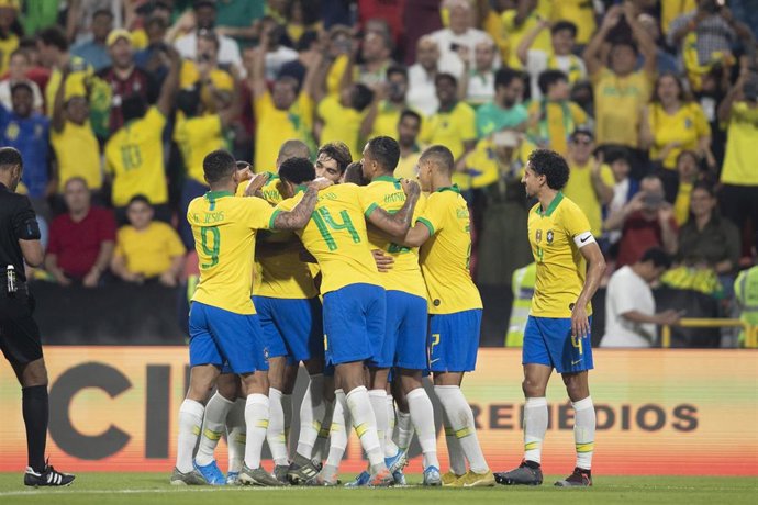 La selección de Brasil celebra un gol ante Corea del Sur
