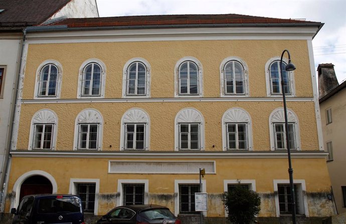 La casa en la que Adolf Hitler nació, situada en Braunau.