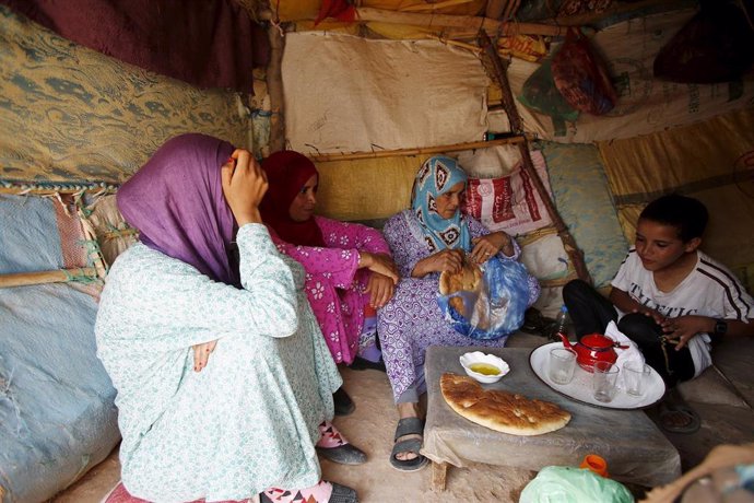 El último informe del Banco Mundial revela que tanto el número de pobres en Marruecos, como aquellos que se encuentran en riesgo de pobreza, está cerca de los 9 nueve millones, el 24 por ciento de la población.