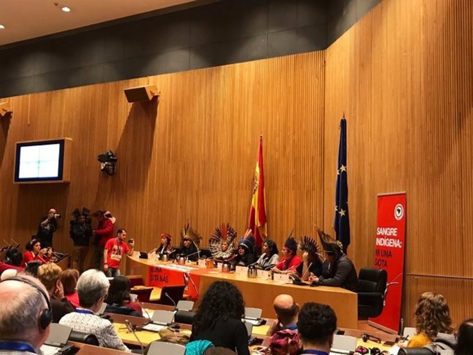 Indígenas brasileños piden en España un cambio de modelo económico y leyes espec