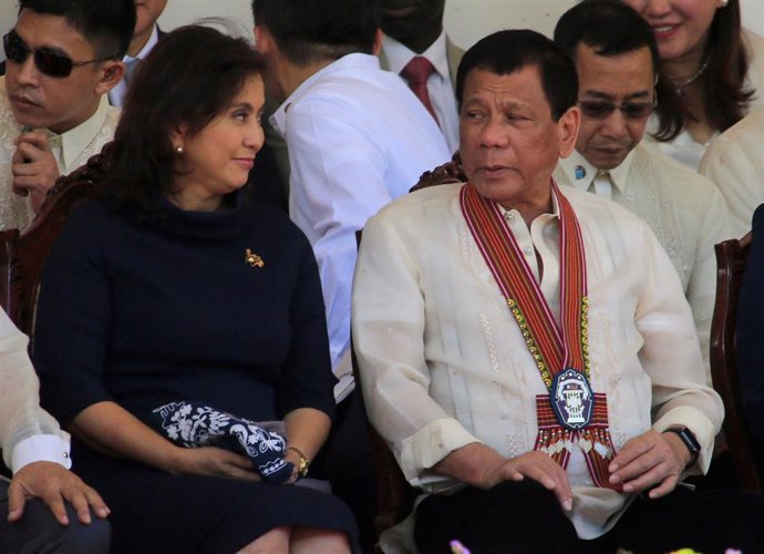 El presidente de Filipinas Rodrigo Duterte y la vicepresidenta Leni Robredo