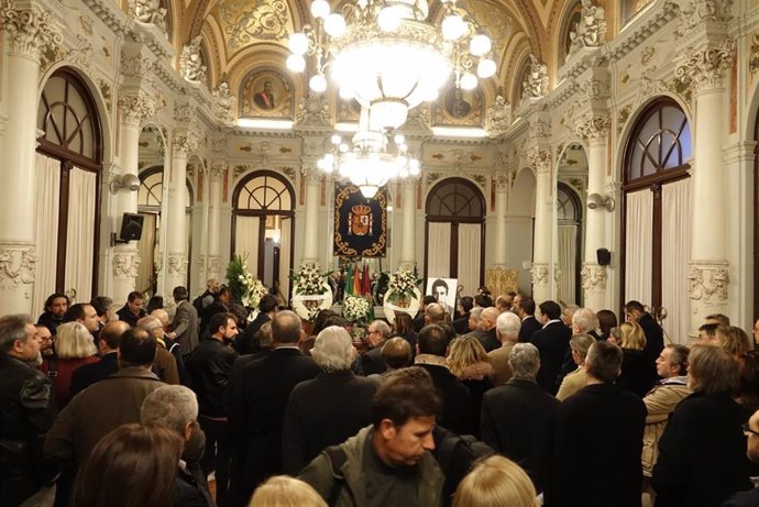 Capilla ardiente de Eugenio Chicano instalada en el Ayuntamiento de Málaga