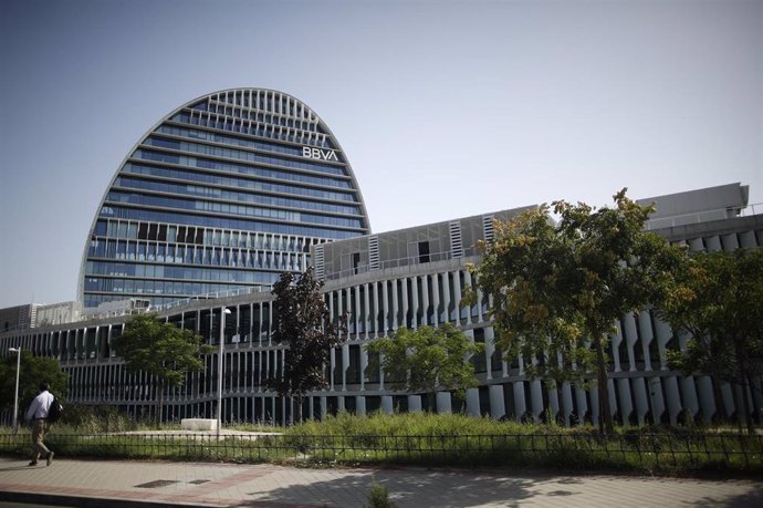 Fachada del edificio del 'La Vela', sede del BBVA  en Madrid.