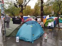 Dos detinguts en el desallotjament dels acampats de la plaa Universitat