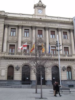 Fachada principal de la sede de la Diputación Provincial de Zaragoza (DPZ) en la capital aragonesa.