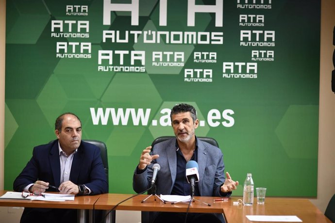(I-D) El presidente de la Asociación de Trabajadores Autónomos (ATA), Lorenzo Amor y el secretario general de ATA, José Luis Perea, en una imagen de archivo. 