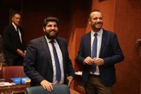 PP asegura que "han sido 100 días de un gobierno cohesionado" y para el PSOE "100 días de engaño"