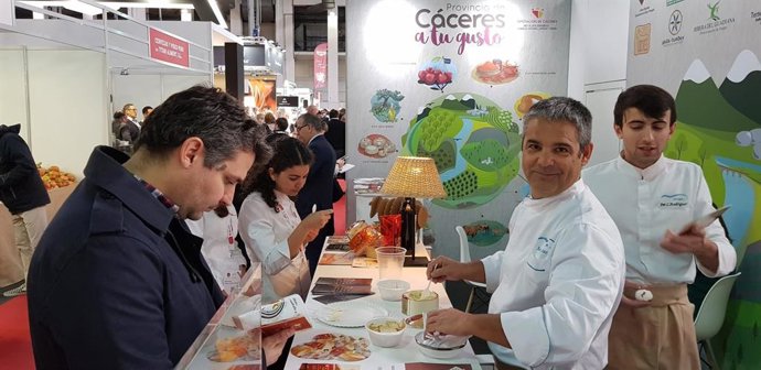 La Torta del Casar se promociona en el Frum Gastronmic Barcelona 