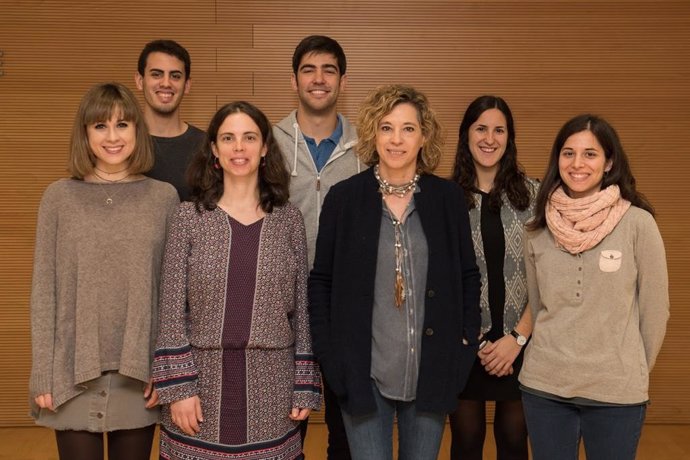 El Grupo de Investigación de Quinasas y Fosfatasas en Función y Disfunción neuronal liderado por Esther Pérez Navarro