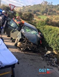 Herido tras colisionar su coche con un camión en Camargo