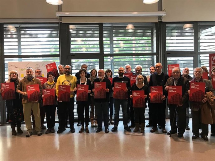 El pte. mnium, M.Mauri, y representantes de unas 50 entidades de memoria histórica piden que la comisaría de Via Laietat se reconvierta en un espacio de memoria antifranquista