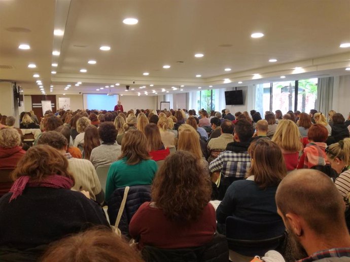 Más de 200 docentes de Mallorca participan en unas jornadas sobre coeducación y convivencia