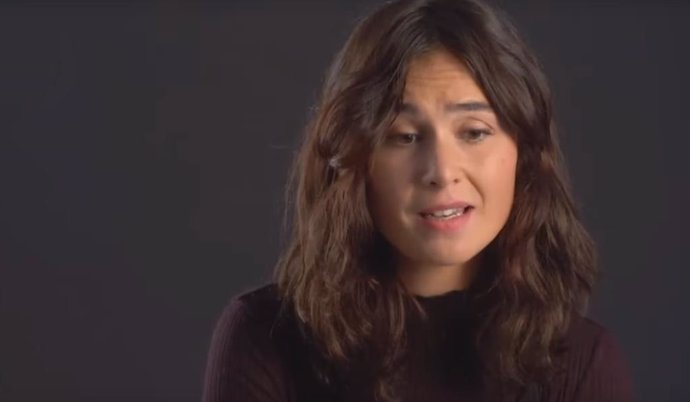 Nadia de Santiago en la campaña de Cosmo contra la violencia machista
