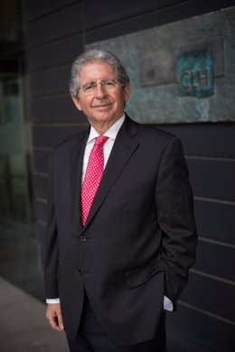     El presidente del Grupo CLH y del Consejo Social de la Universidad de La Rioja, José Luis López de Silanes.