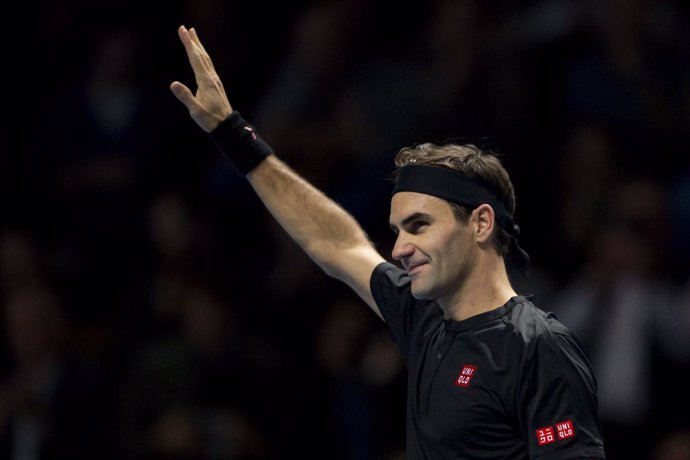 Tenis.- Federer gana a Zverev en su primer partido de exhibición de una gira por