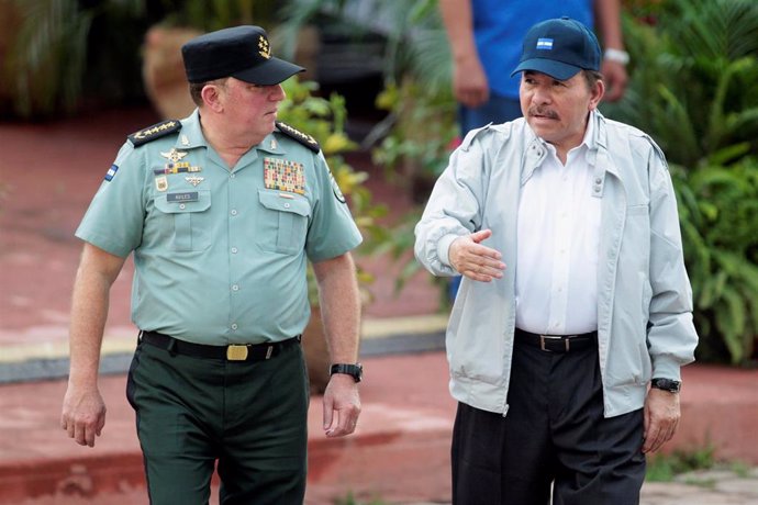 El presidente de Nicaragua, Daniel Ortega, y el jefe del Ejército, Julio César Avilés