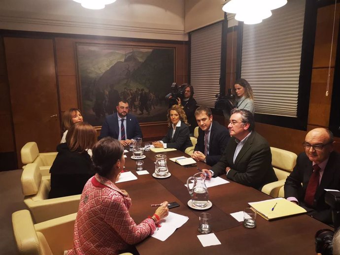 Reunión sobre presupuestos de PP y Gobierno asturiano