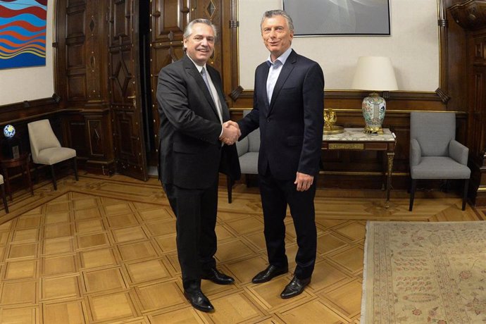 Los presidentes electo y saliente de Argentina, Alberto Fernández y Mauricio Macri, respectivamente