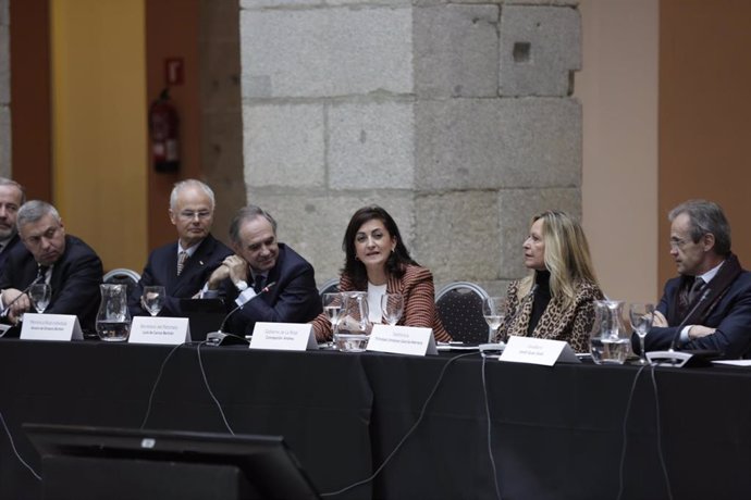 La presidenta riojana, Concha Andreu, interviene en el Patronato de la Fundacion Cotec