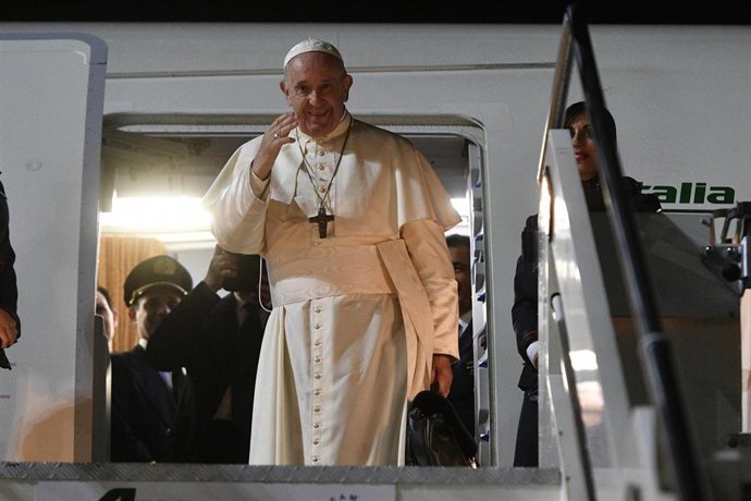 November 19, 2019 - Fiumicino, Italy: Pope Francis boards an airplane at the "Leonardo da Vinci" airport in Fiumicino, near Rome. (CPP/CONTACTO)