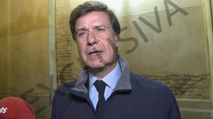 Cayetano Martínez de Irujo, en la misa funeral por el quinto aniversario de la muerte de su madre