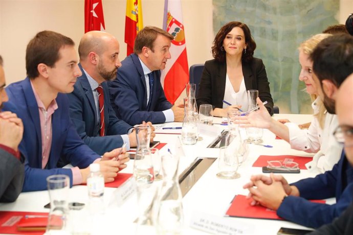 Imagen de recurso de la presidenta de la Comunidad de Madrid, Isabel Serra, tras reunirse con alcaldes en la zona de influencia de la M-607.