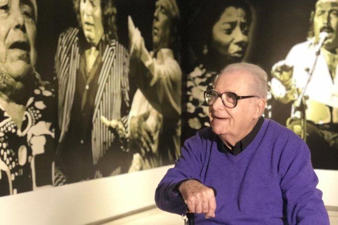 Eugenio Chicano en su exposición seguiriyas flamenco obras cultura pintura flamenco málaga