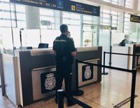Detenido un joven en el aeropuerto de Málaga cuando intentaba salir de España con documentación falsa