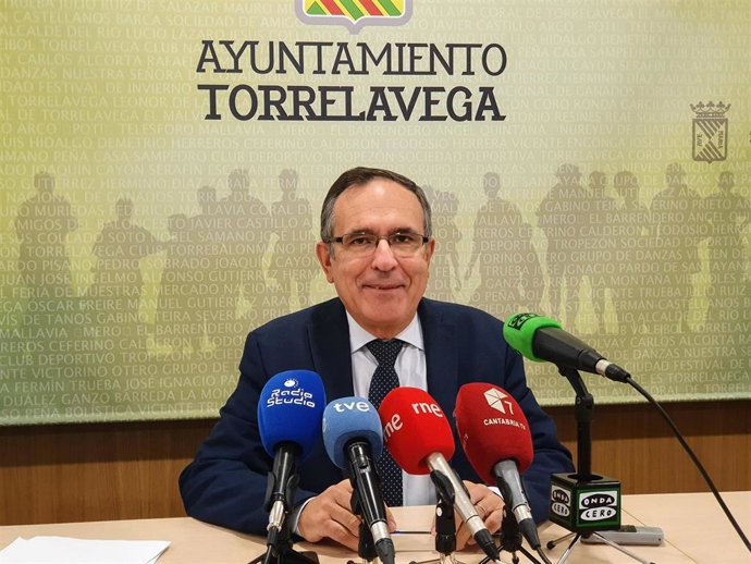 Rueda de prensa del primer teniente de alcalde de Torrelavega, José Manuel Cruz Viadero