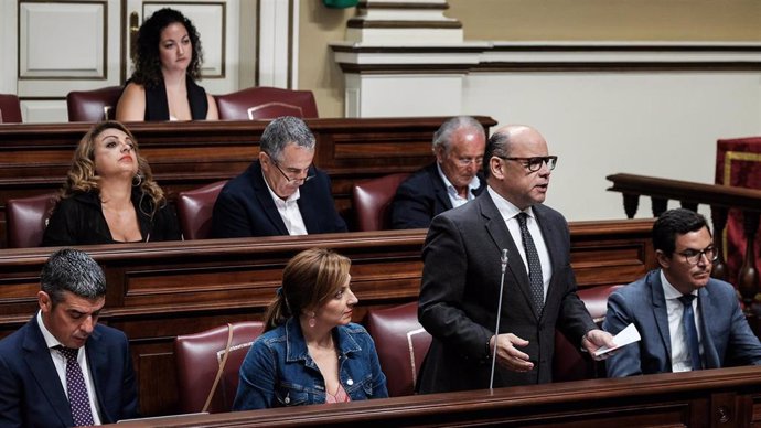 El portavoz del Grupo Nacionalista, José Miguel Barragán, en el Pleno del Parlamento