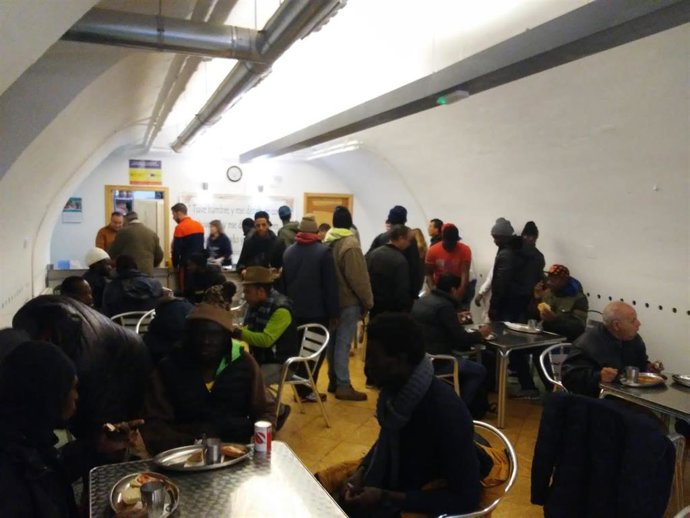 Desayuno en el Centro de Día de Santa Clara, perteneciente a Cáritas