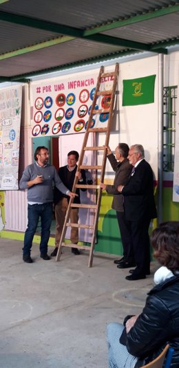 Acto de inauguración de la Plaza de los Derechos del Niño en el colegio María de la O de Los Asperones (Málaga)