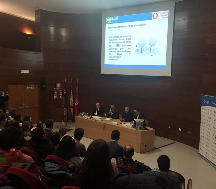 El alcalde de Murcia, José Ballesta, asiste a la presentación de la VI edición de 'Yo me Prep@ro'
