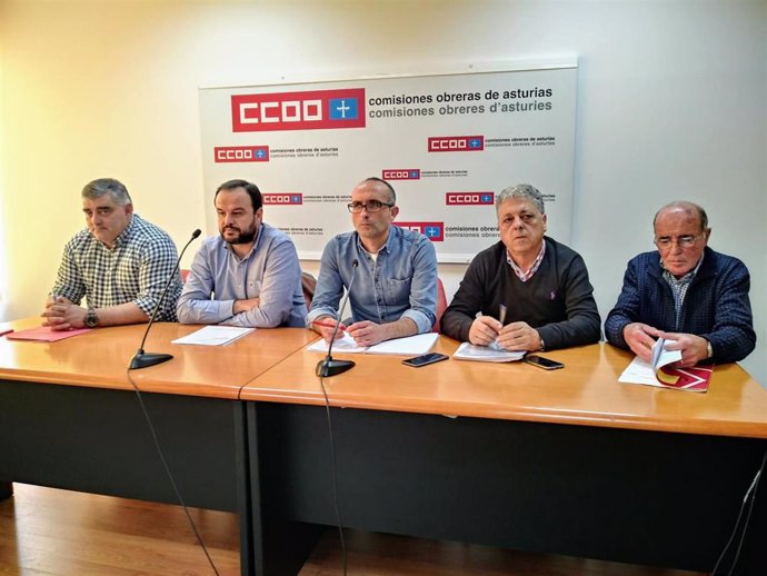 Damian Manzano y Manuel Pérez Uria (CCOO de Industria), Jenaro Martínez y José Ramón Calleja (UGT FICA) y Ángel Suárez (USO)