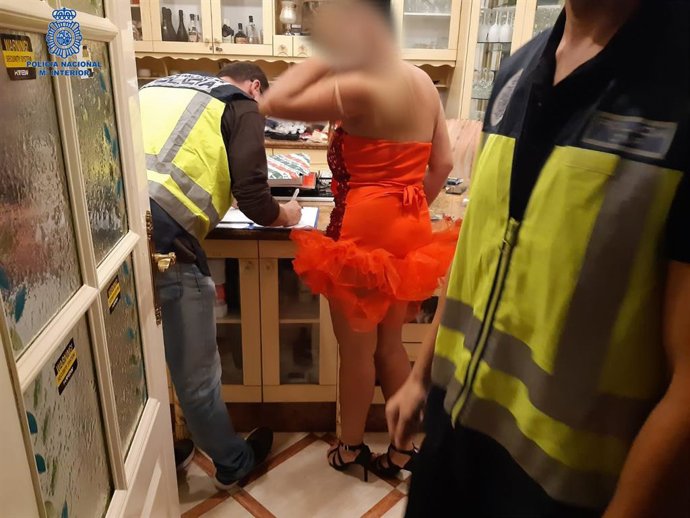 Moment de l'operatiu policial per la 'operació Gavina'.