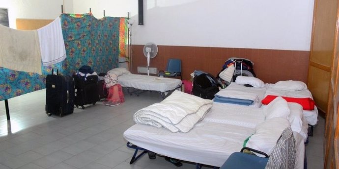 Imagen de unas camas improvisadas para atender a personas sin techo.