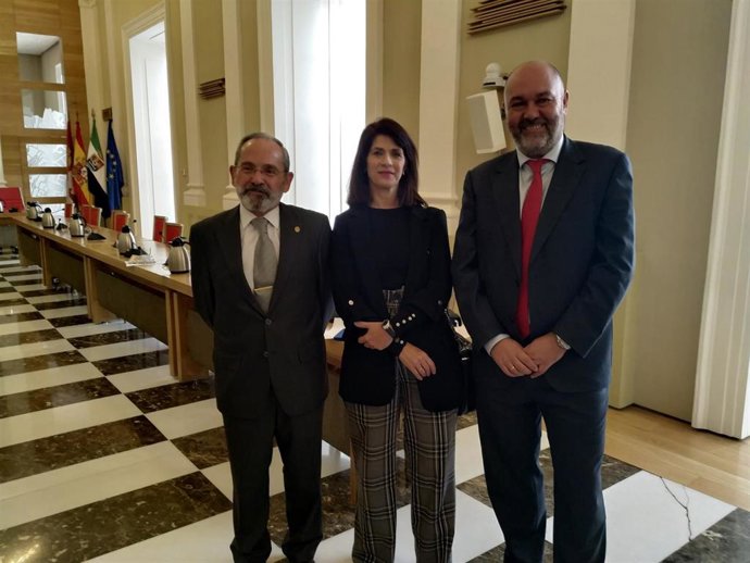 Los tres concejales no adscritos del Ayuntamiento de Cáceres
